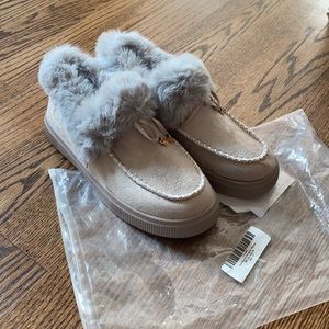 Brand New Zulily. Grey faux fur moccasin. Size 7.5